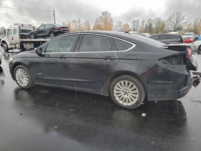 Ford Fusion Se Phev Image 10