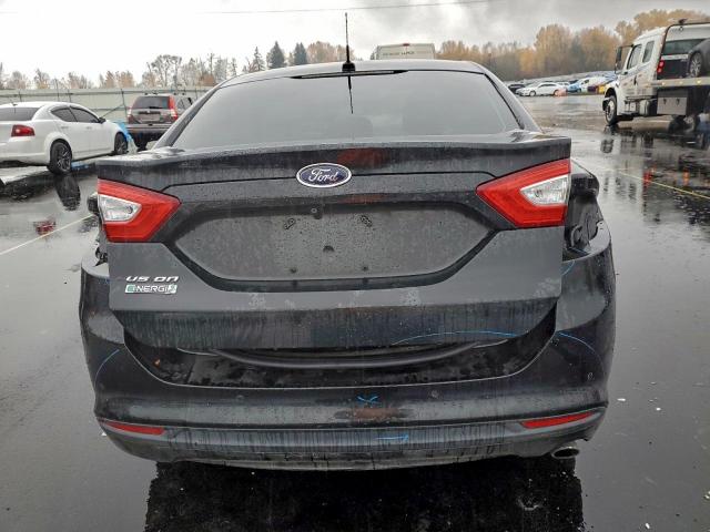Ford Fusion Se Phev Image 2