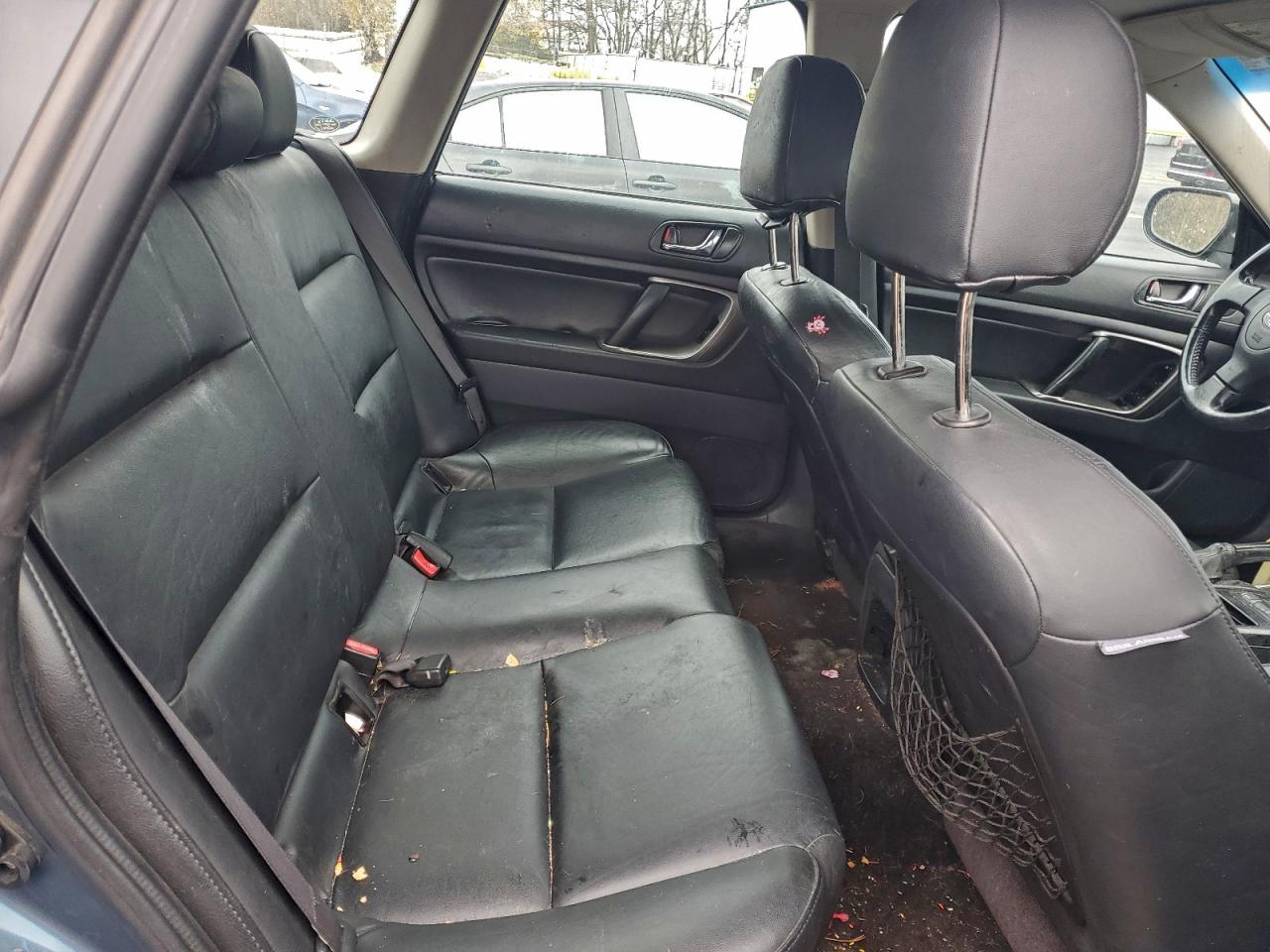 Subaru Legacy Outback 2.5i Limited Image 10