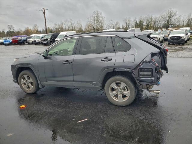 Toyota RAV4 Xle Image 3