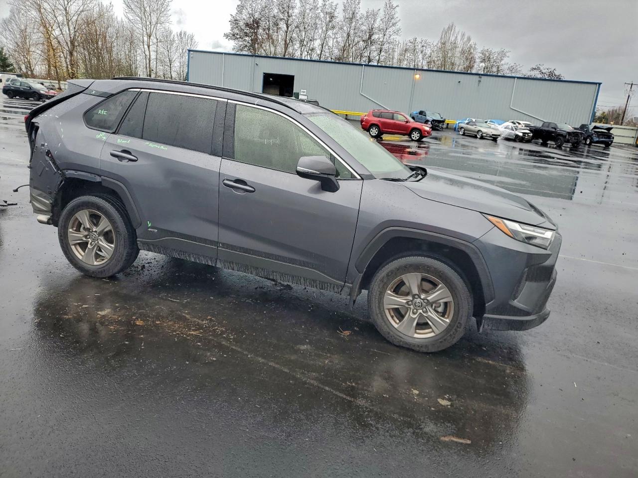 Toyota RAV4 Xle Image 11
