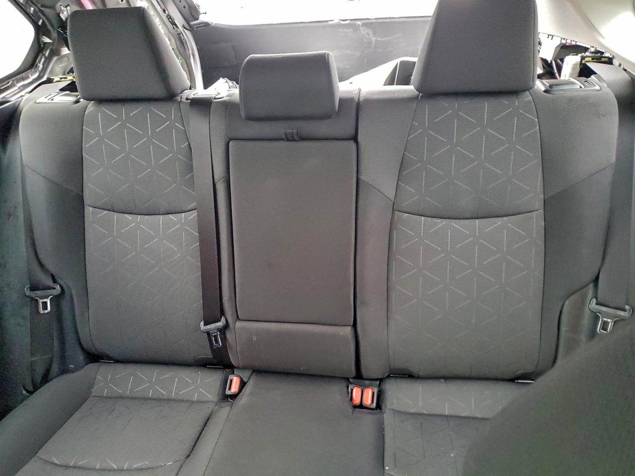 Toyota RAV4 Xle Image 12