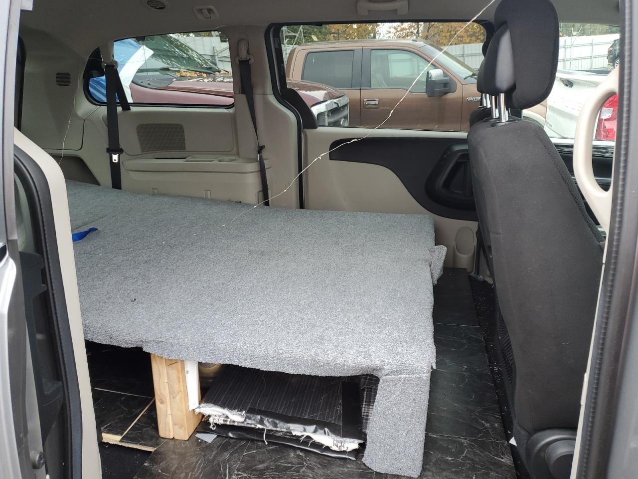 Dodge Caravan Sxt Image 12