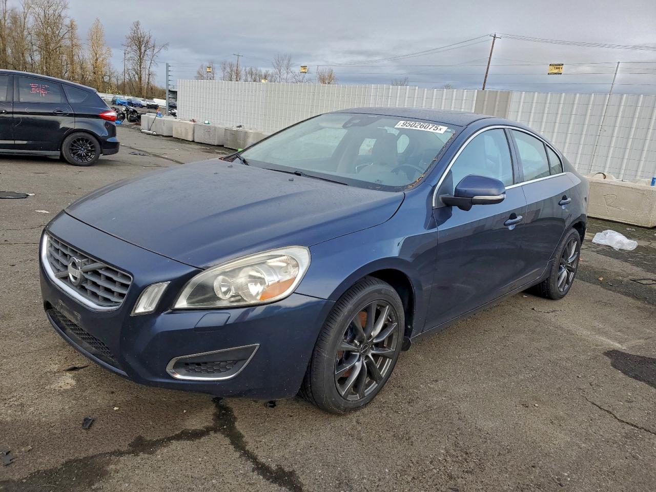 Volvo S60 T5 Image 1