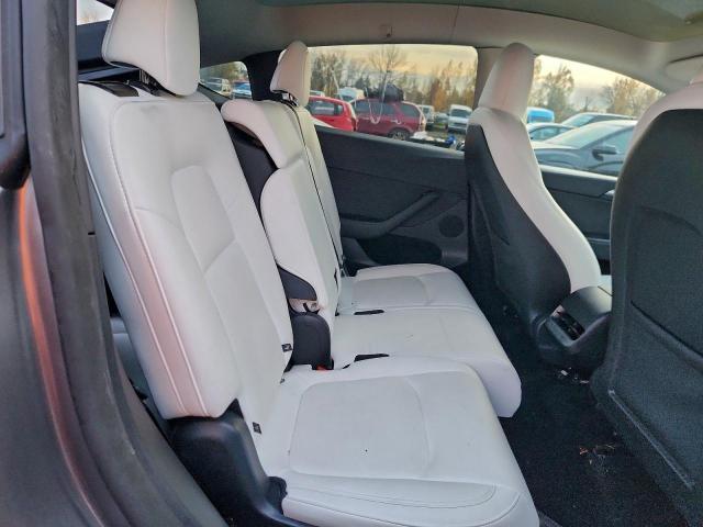 Tesla Model Y Image 10