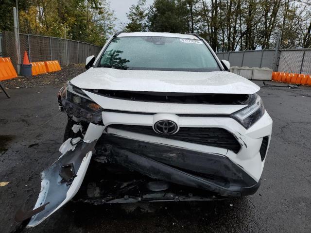 Toyota RAV4 Xle Image 12