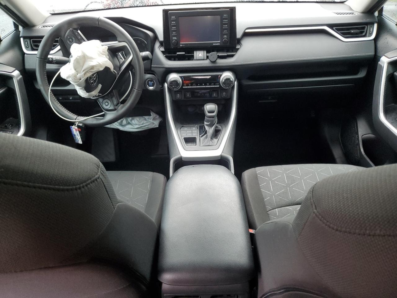 Toyota RAV4 Xle Image 6