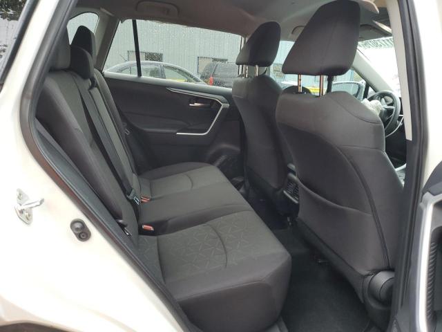 Toyota RAV4 Xle Image 13