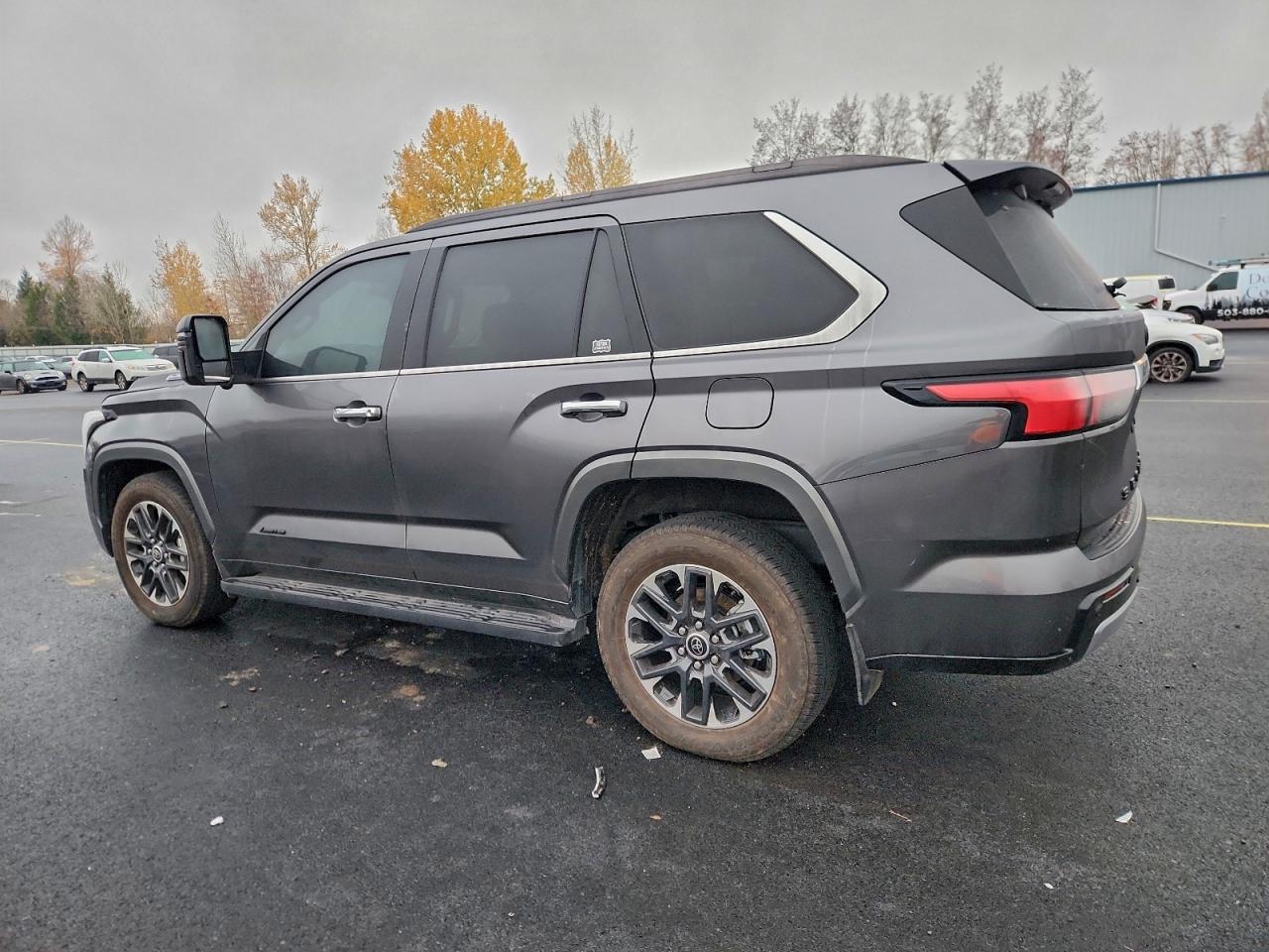 Toyota Sequoia Sr5 Image 6