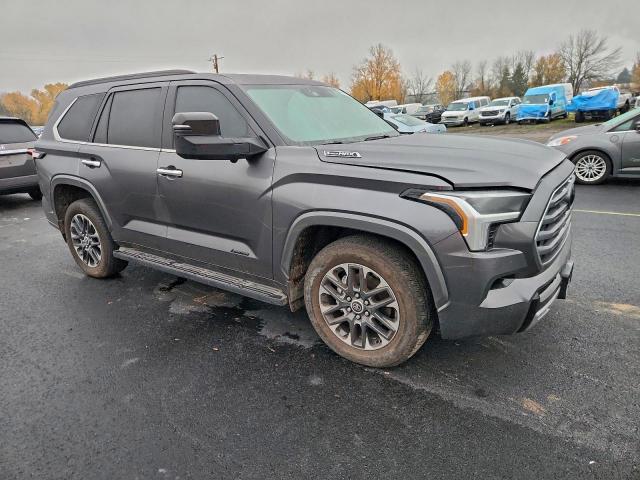 Toyota Sequoia Sr5 Image 4