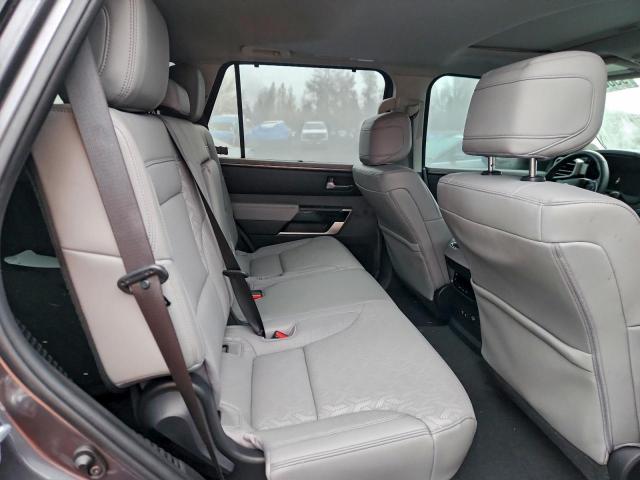 Toyota Sequoia Sr5 Image 11