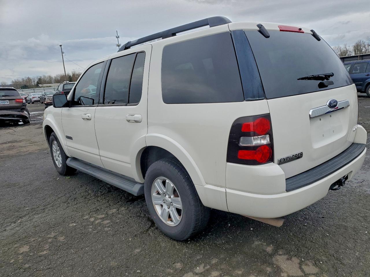 Ford Explorer Xlt Image 10
