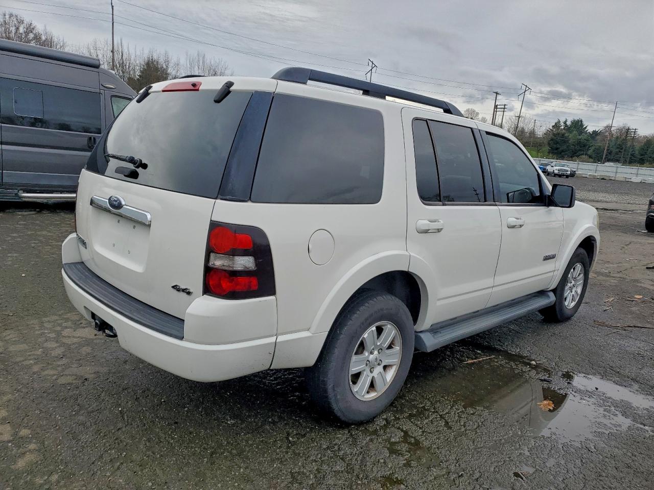 Ford Explorer Xlt Image 2