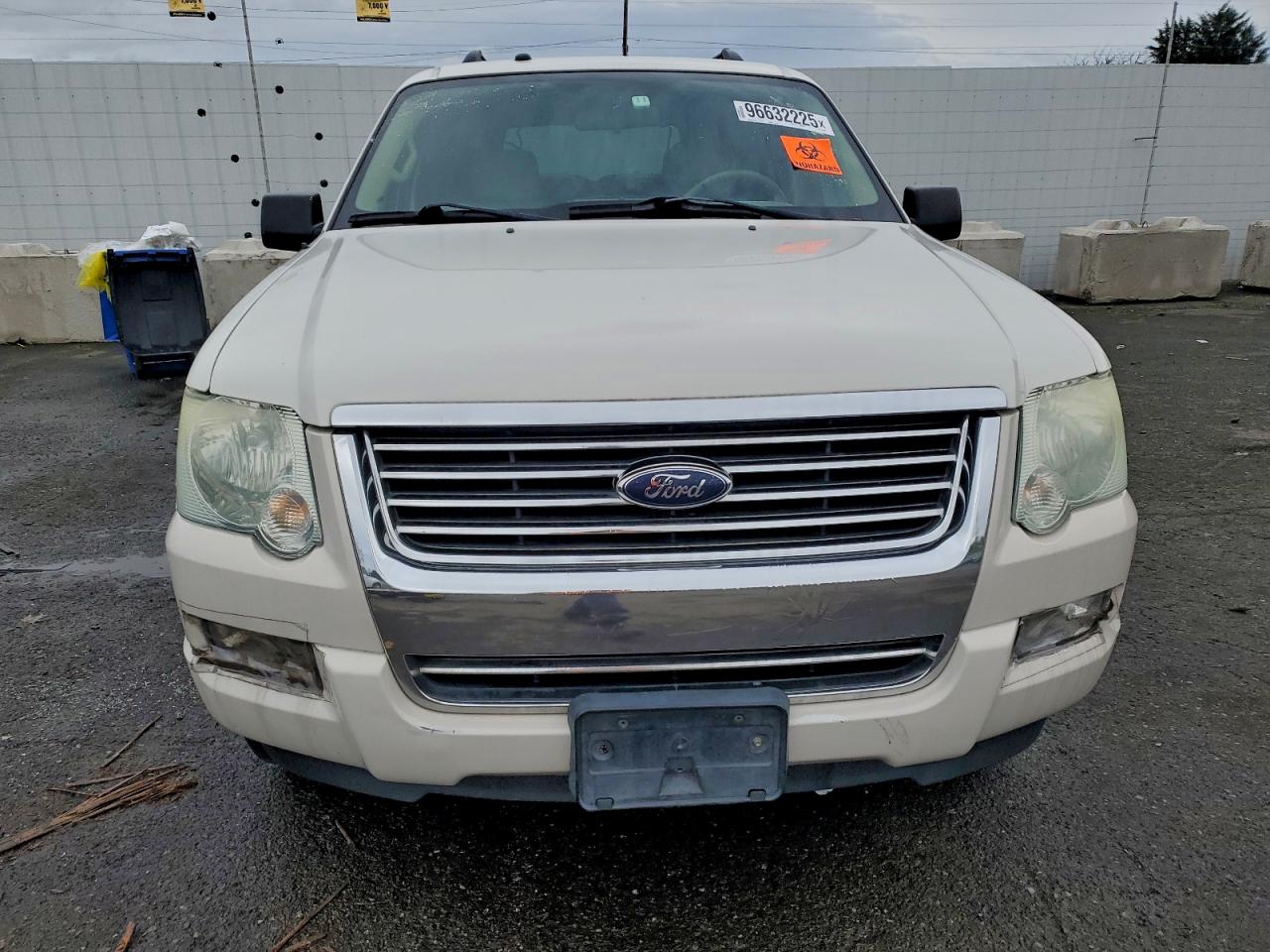 Ford Explorer Xlt Image 3