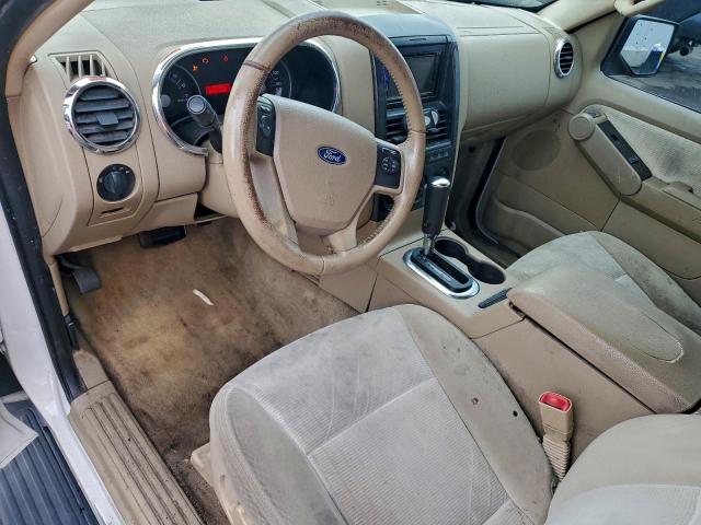 Ford Explorer Xlt Image 9