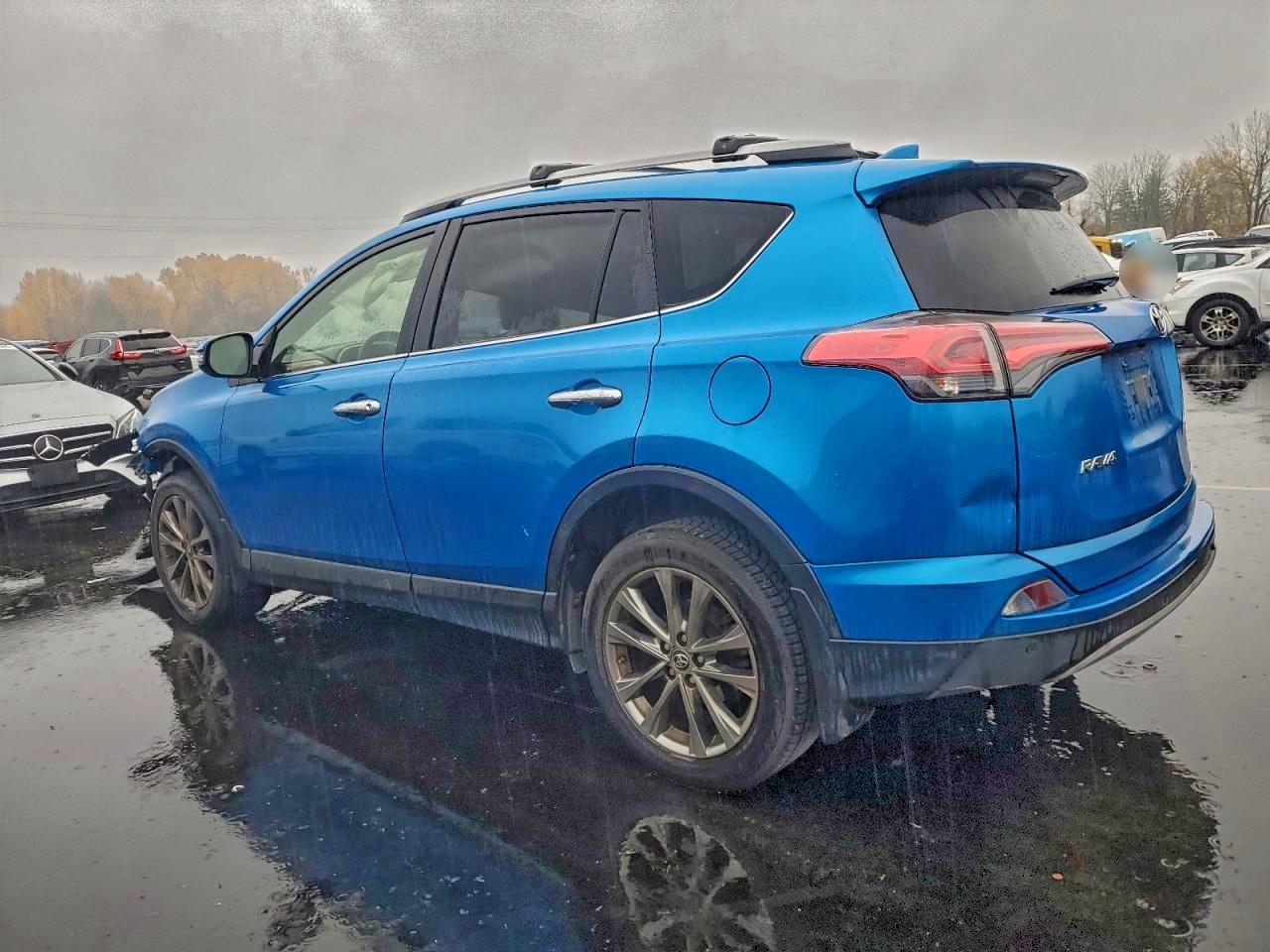 Toyota RAV4 Limited Image 2