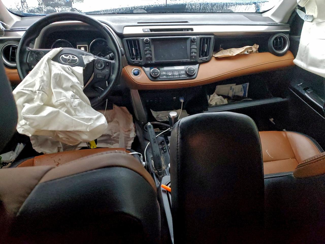 Toyota RAV4 Limited Image 5