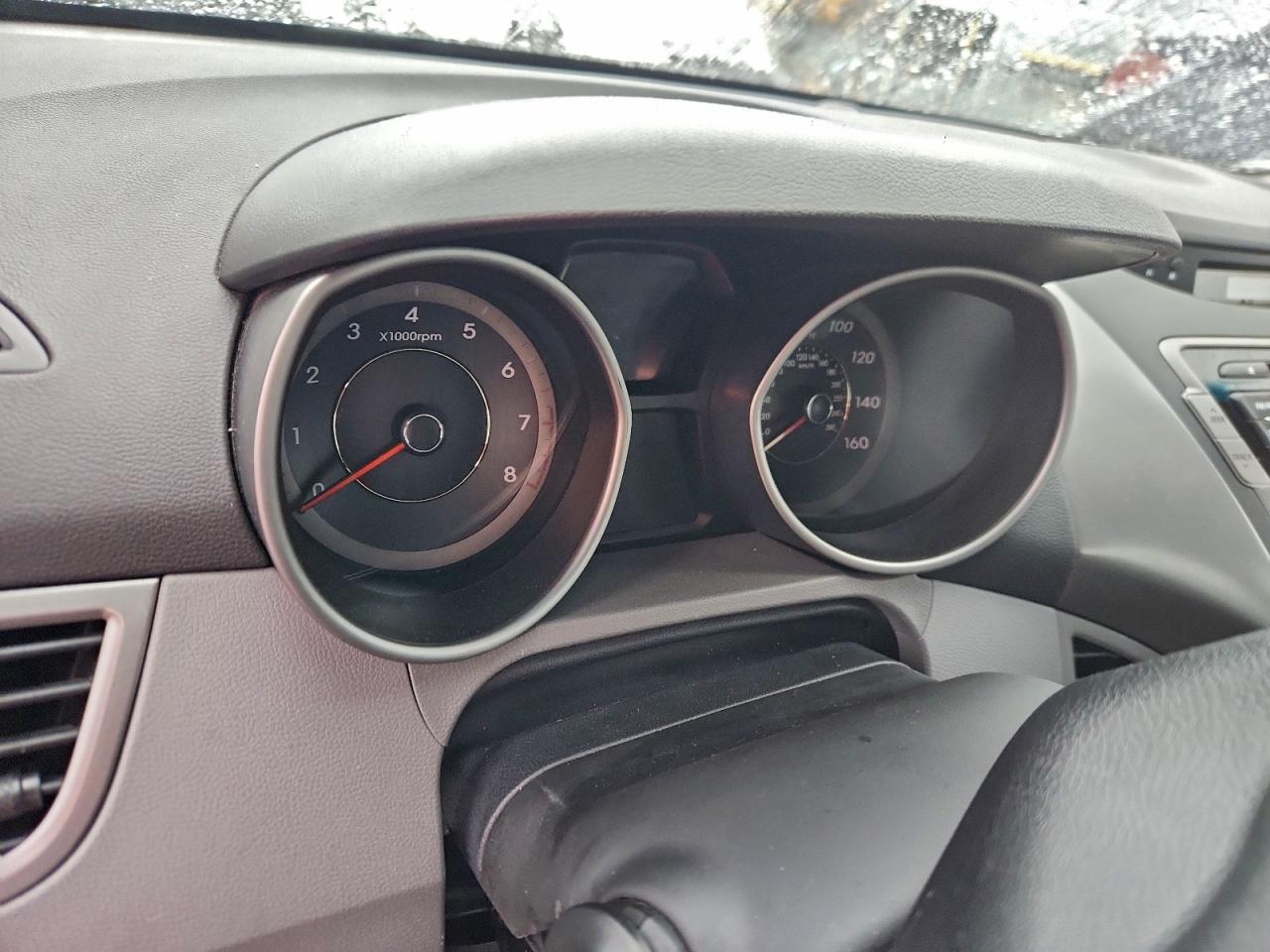 Hyundai ELANTRA Gls Image 10