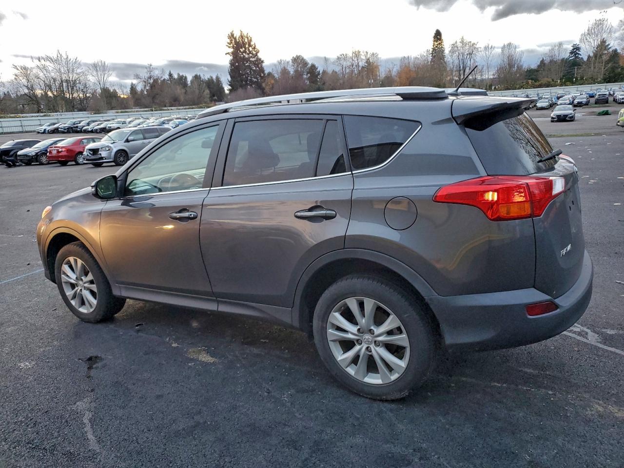 Toyota RAV4 Limited Image 9