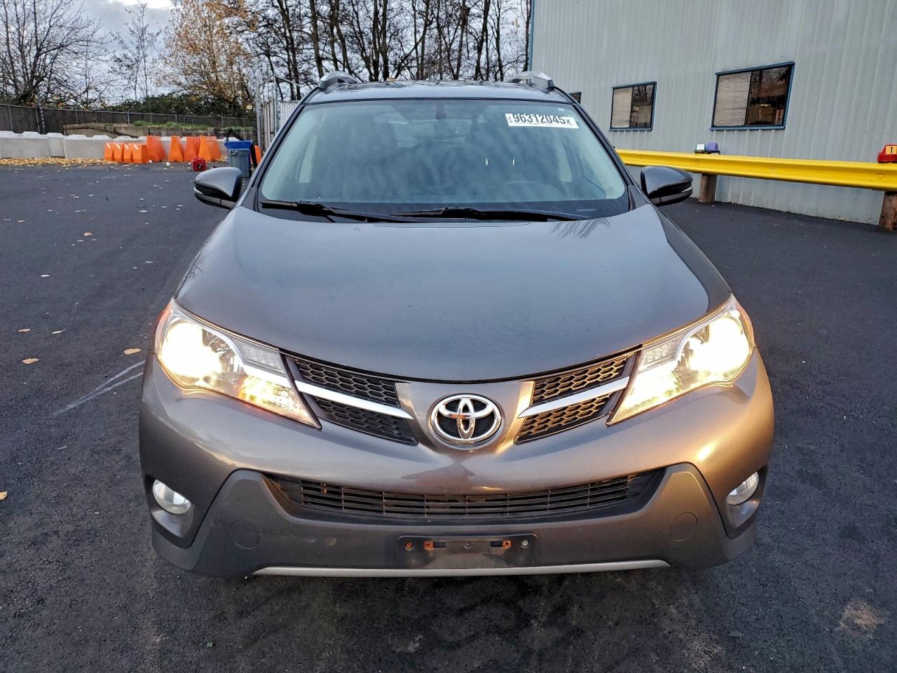 Toyota RAV4 Limited Image 11