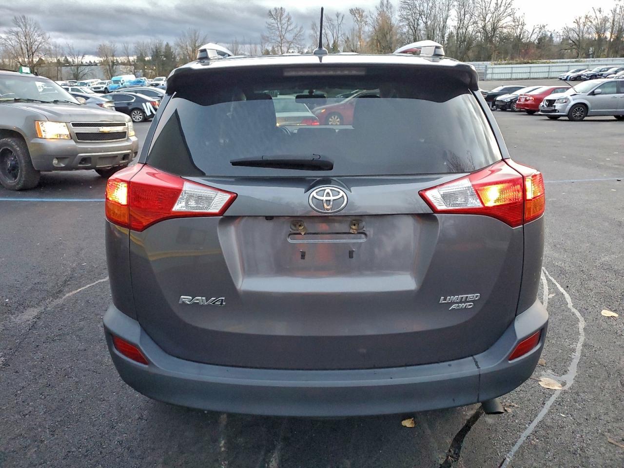 Toyota RAV4 Limited Image 12