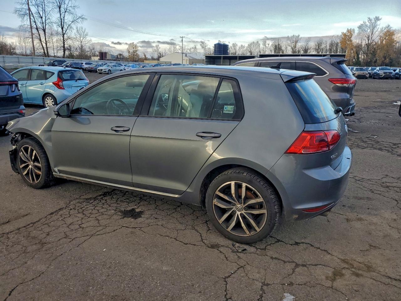 Volkswagen Golf Image 3