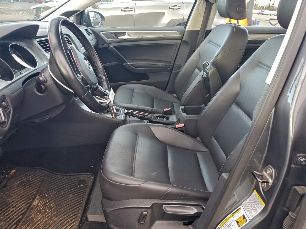 Volkswagen Golf Image 6