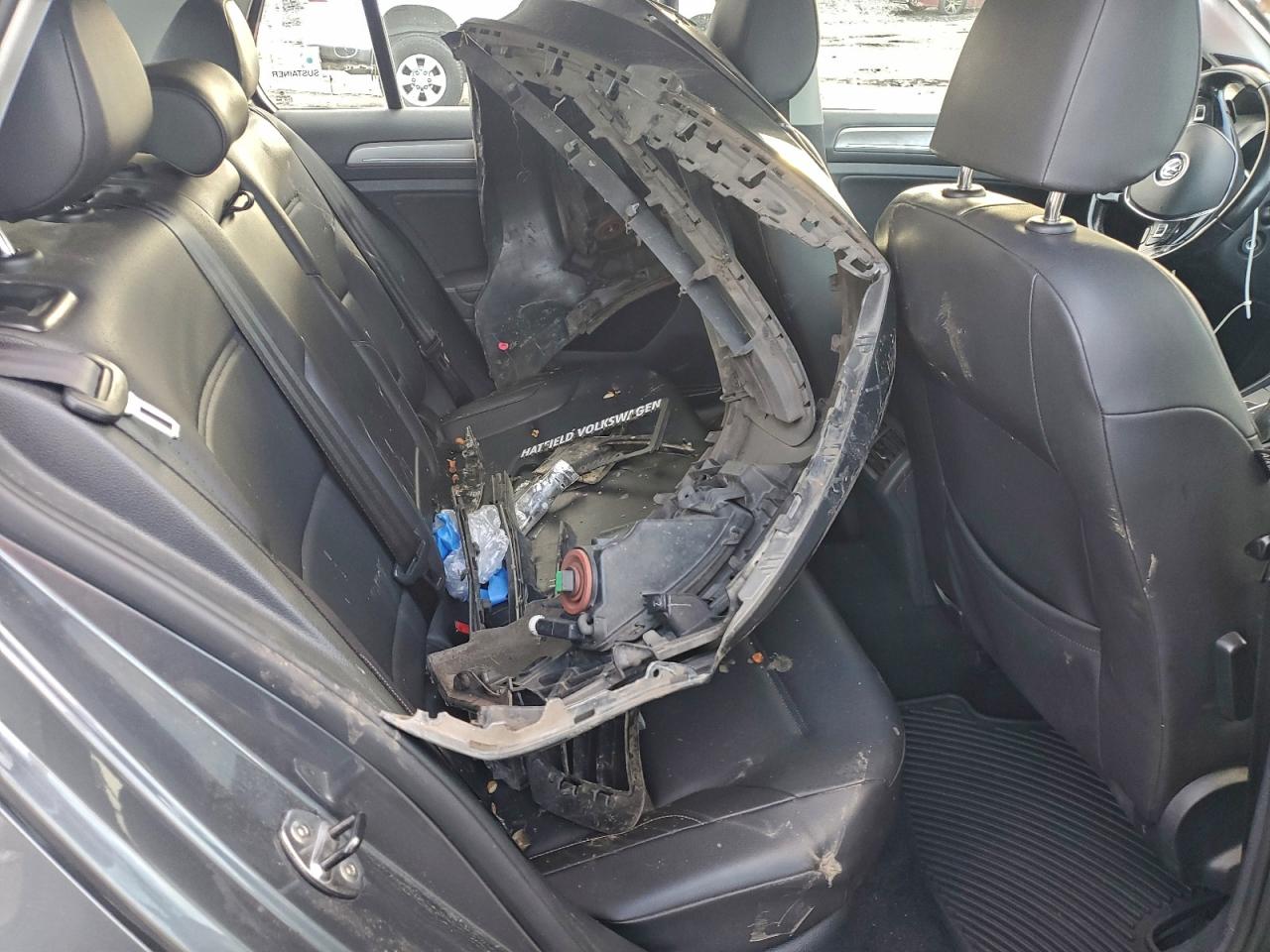 Volkswagen Golf Image 12