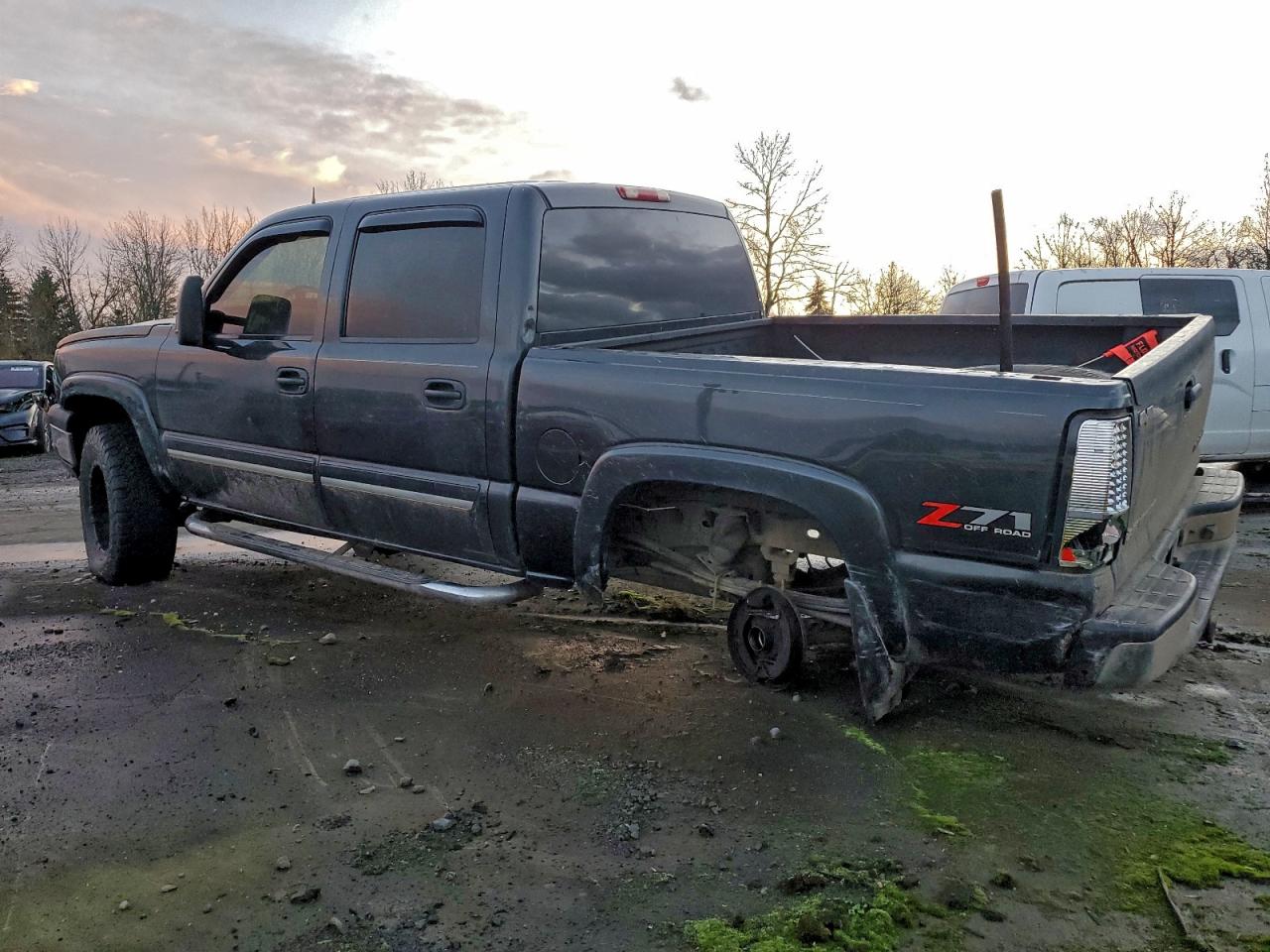 Chevrolet Silverado K1500 Image 4