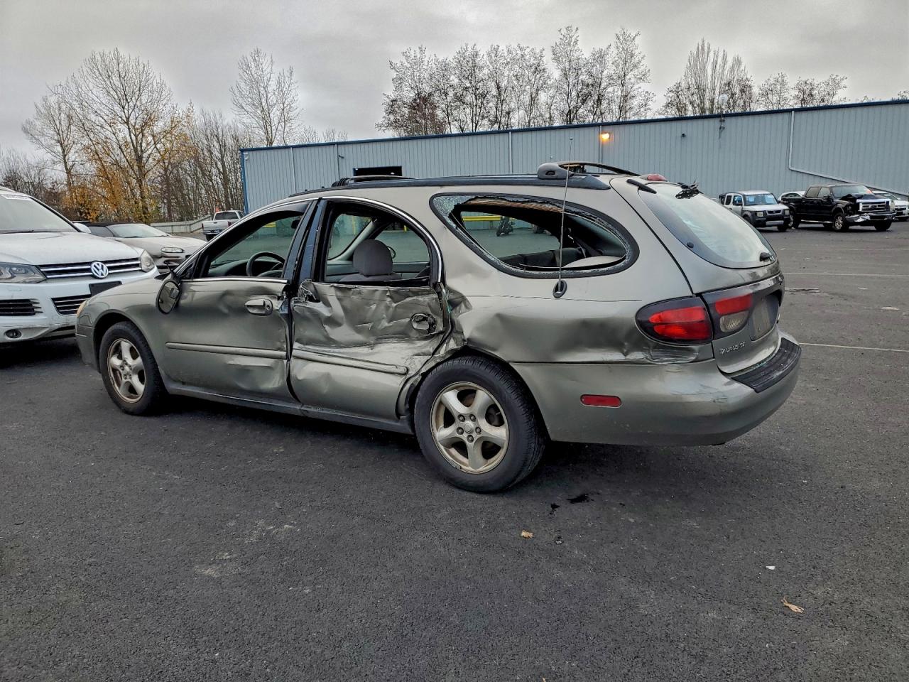 Ford Taurus Se Image 9