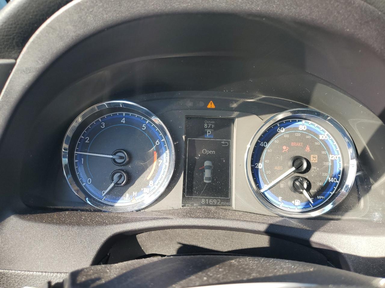 Toyota Corolla L Image 9