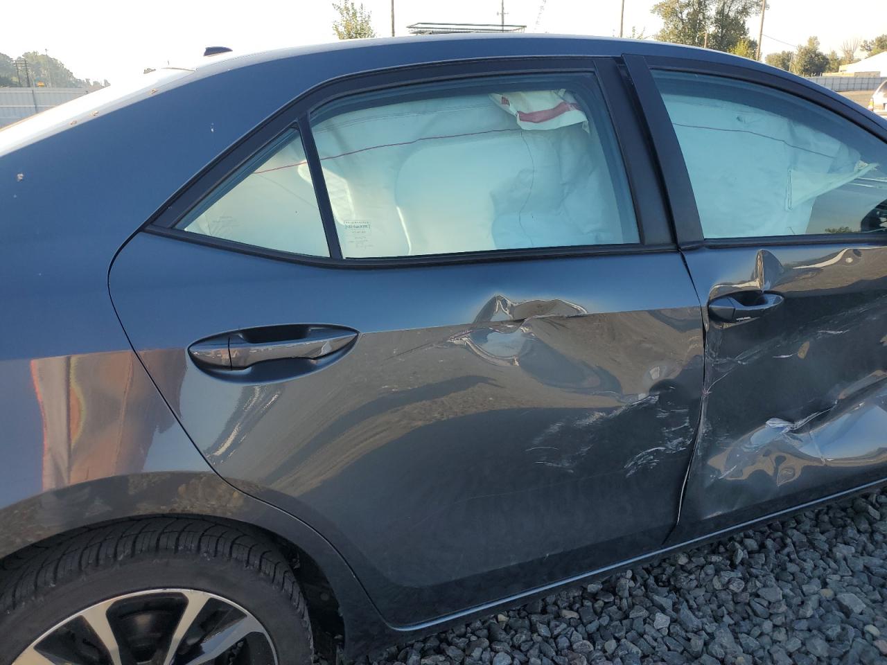 Toyota Corolla L Image 11