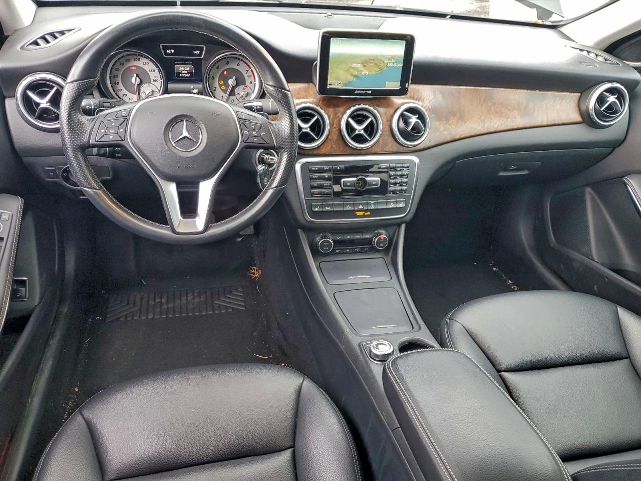 Mercedes-Benz GLA 250 4matic Image 3