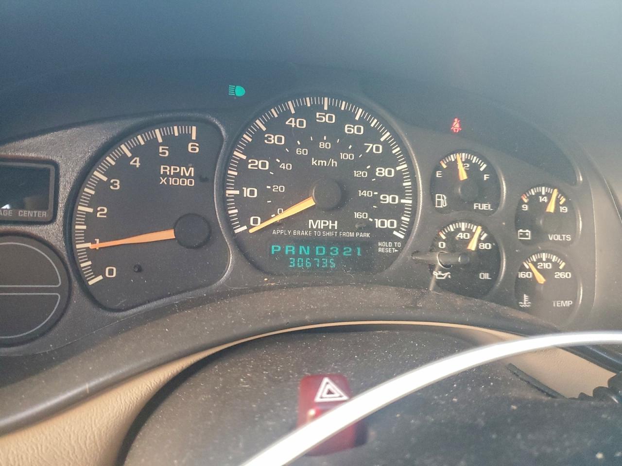 Chevrolet Silverado C1500 Image 2