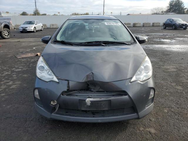 Toyota Prius Image 12