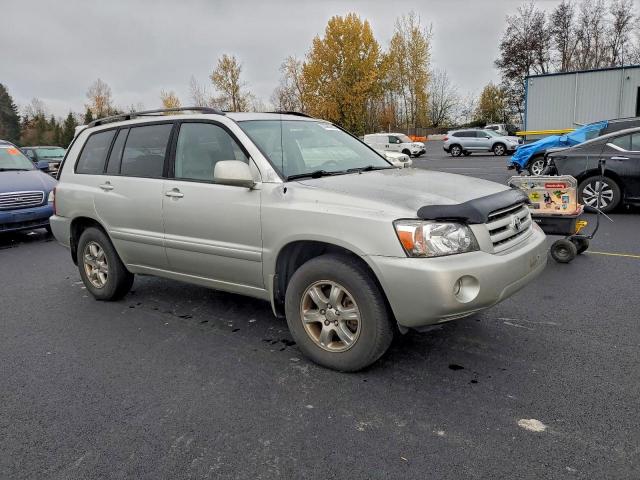 Toyota Highlander Sport Image 2