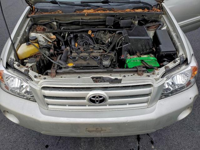 Toyota Highlander Sport Image 9