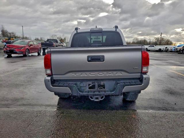 Toyota Tacoma Double Cab Image 6