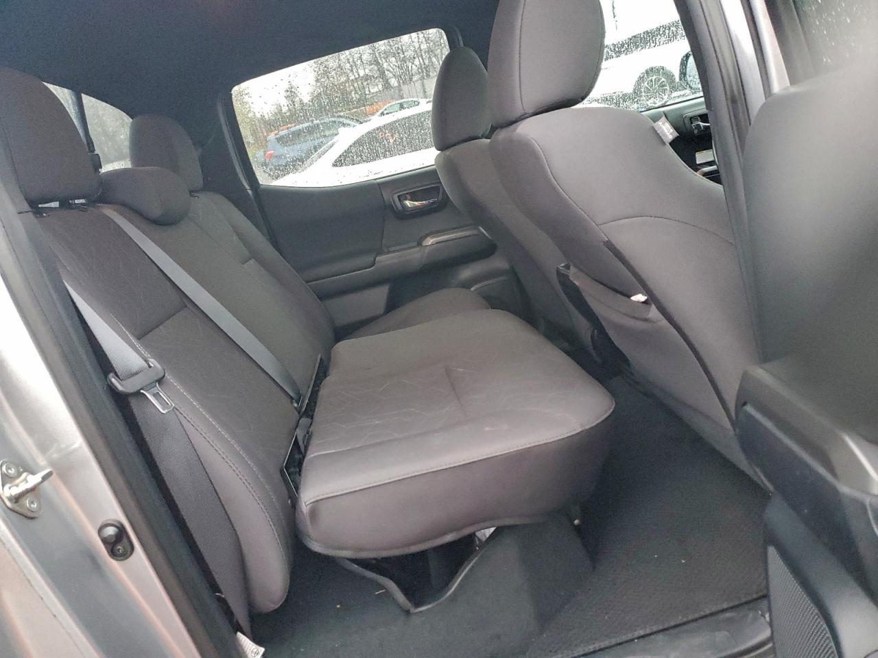 Toyota Tacoma Double Cab Image 13