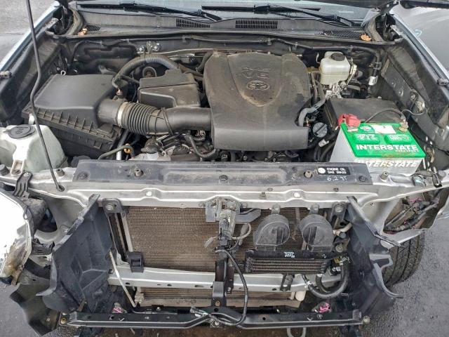 Toyota Tacoma Double Cab Image 12