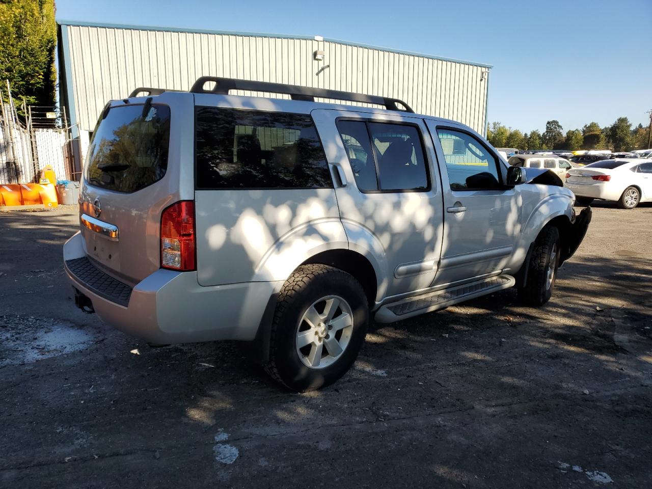 Nissan Pathfinder S Image 12