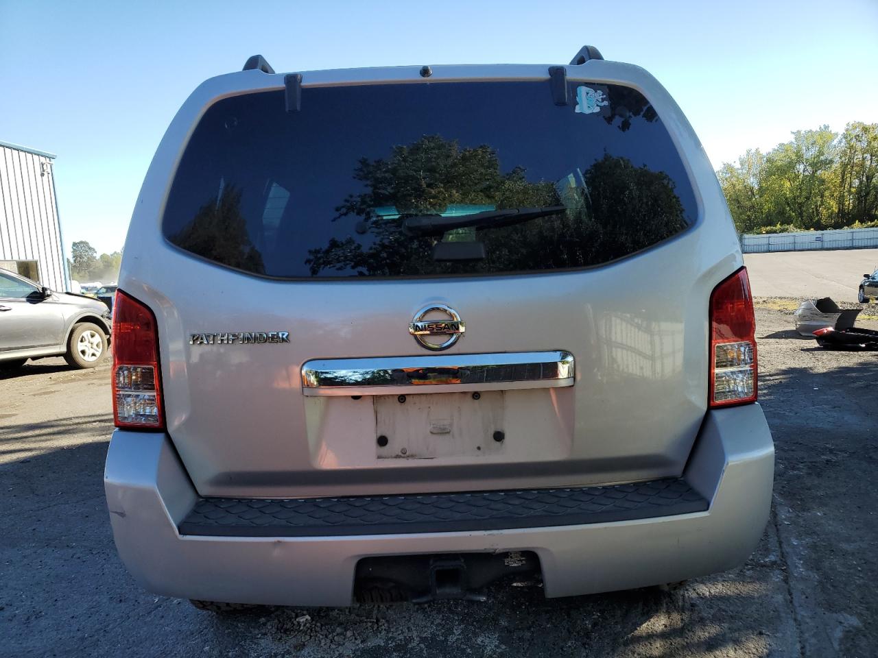 Nissan Pathfinder S Image 3