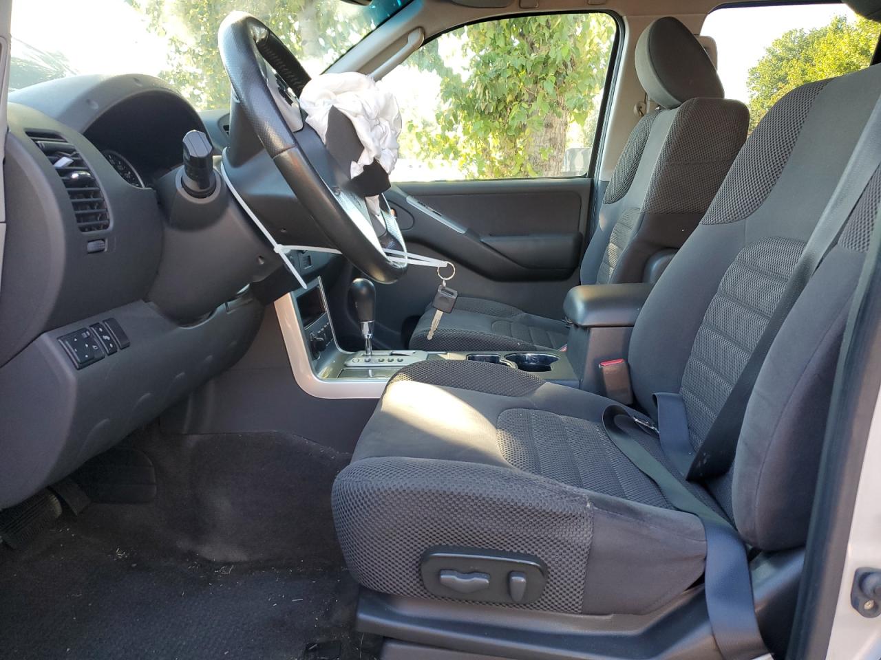 Nissan Pathfinder S Image 7