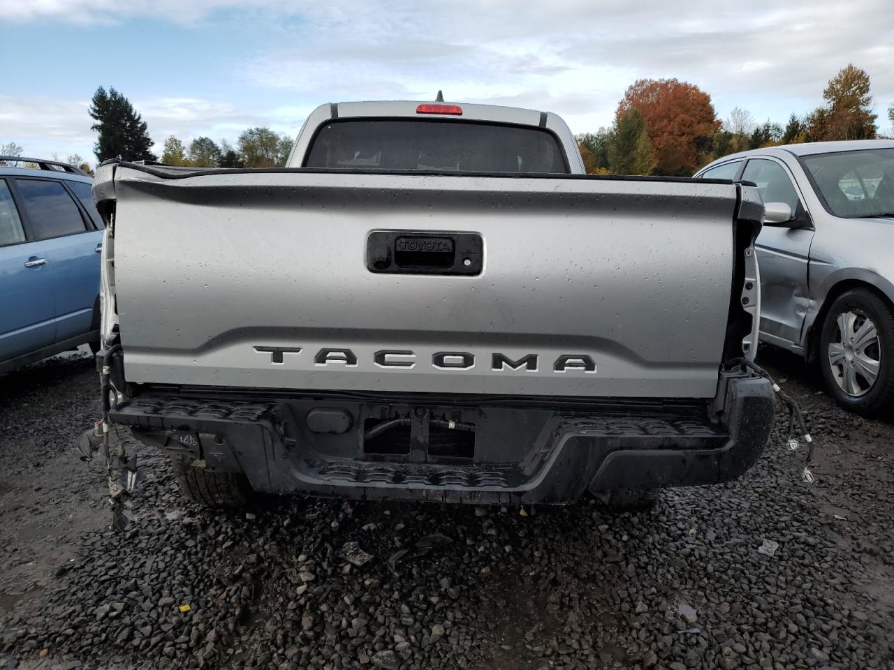 Toyota Tacoma Access Cab Image 3