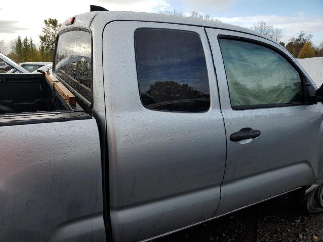 Toyota Tacoma Access Cab Image 11