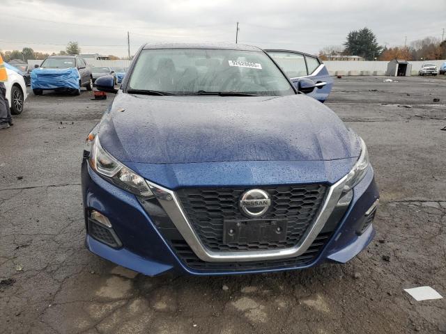 Nissan Altima S Image 2