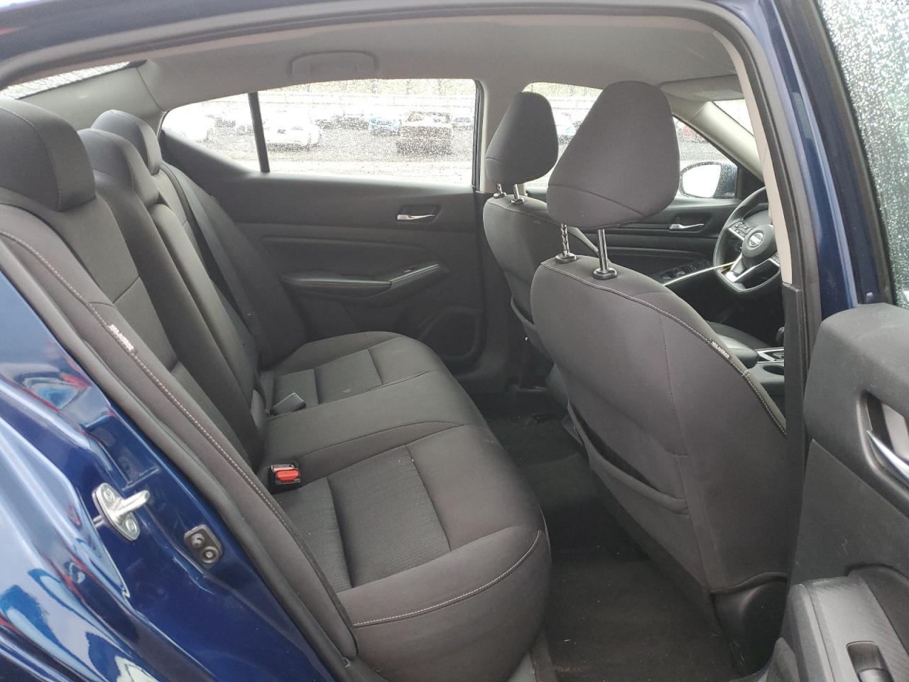 Nissan Altima S Image 11