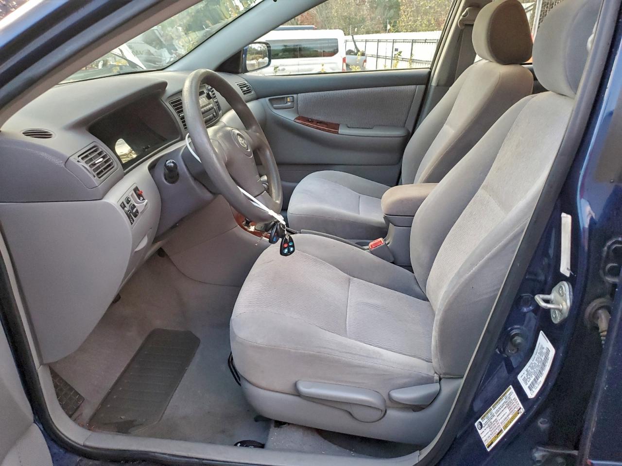 Toyota Corolla Ce Image 12