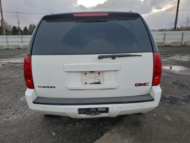 GMC Yukon Image 2