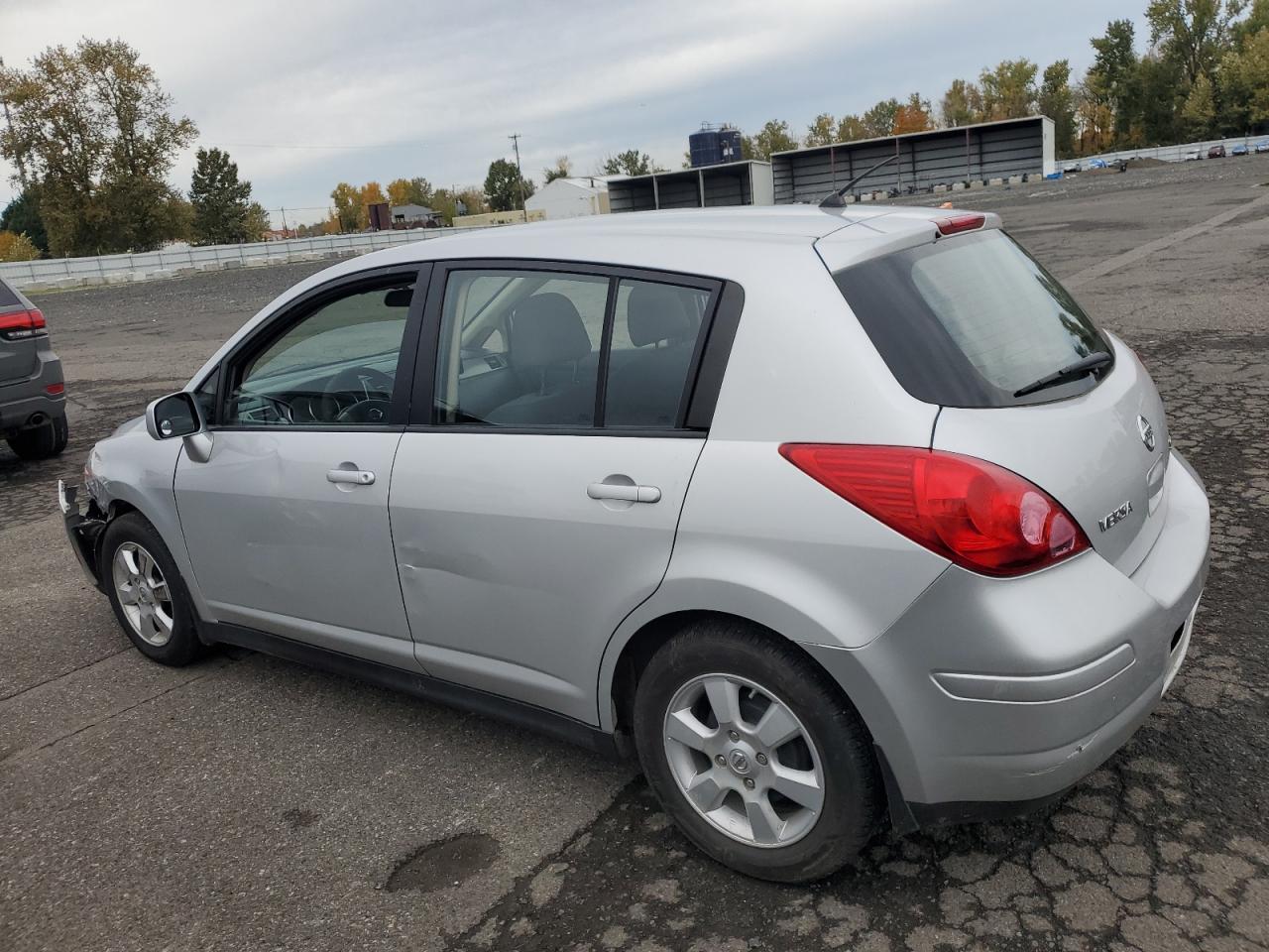 Nissan Versa S Image 3